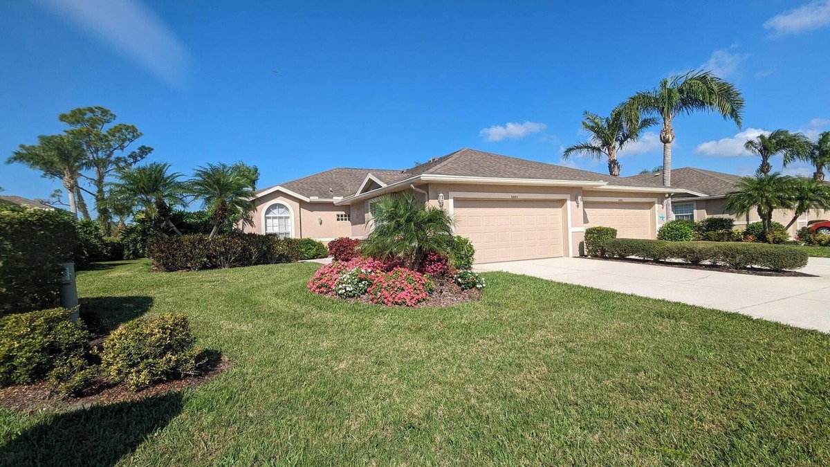 Sarasota Villa | This villa is a 2 bedroom(s), 2 bathrooms, located in SARASOTA, FL.