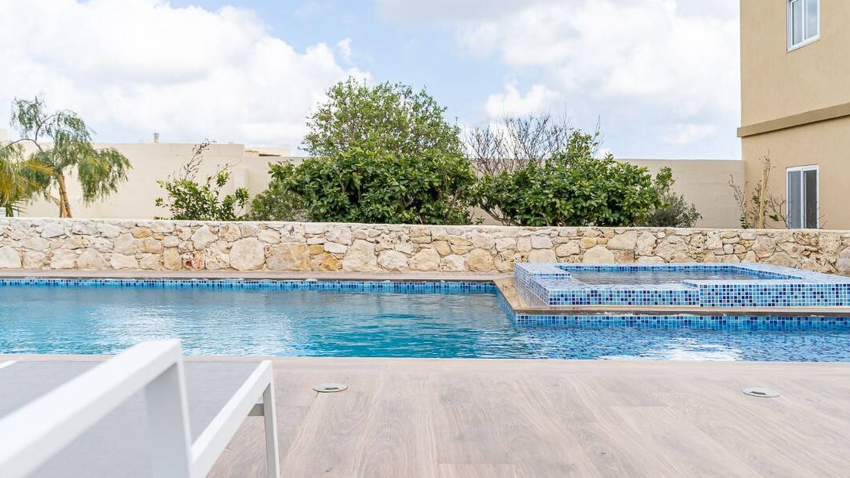 Ghajnsielem Villa | This villa is a 6 bedroom(s), 6 bathrooms, located in Ghajnsielem, Gozo.