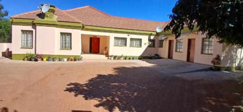 Kanye Bed & Breakfast | Thokgamo Bed and Breakfast