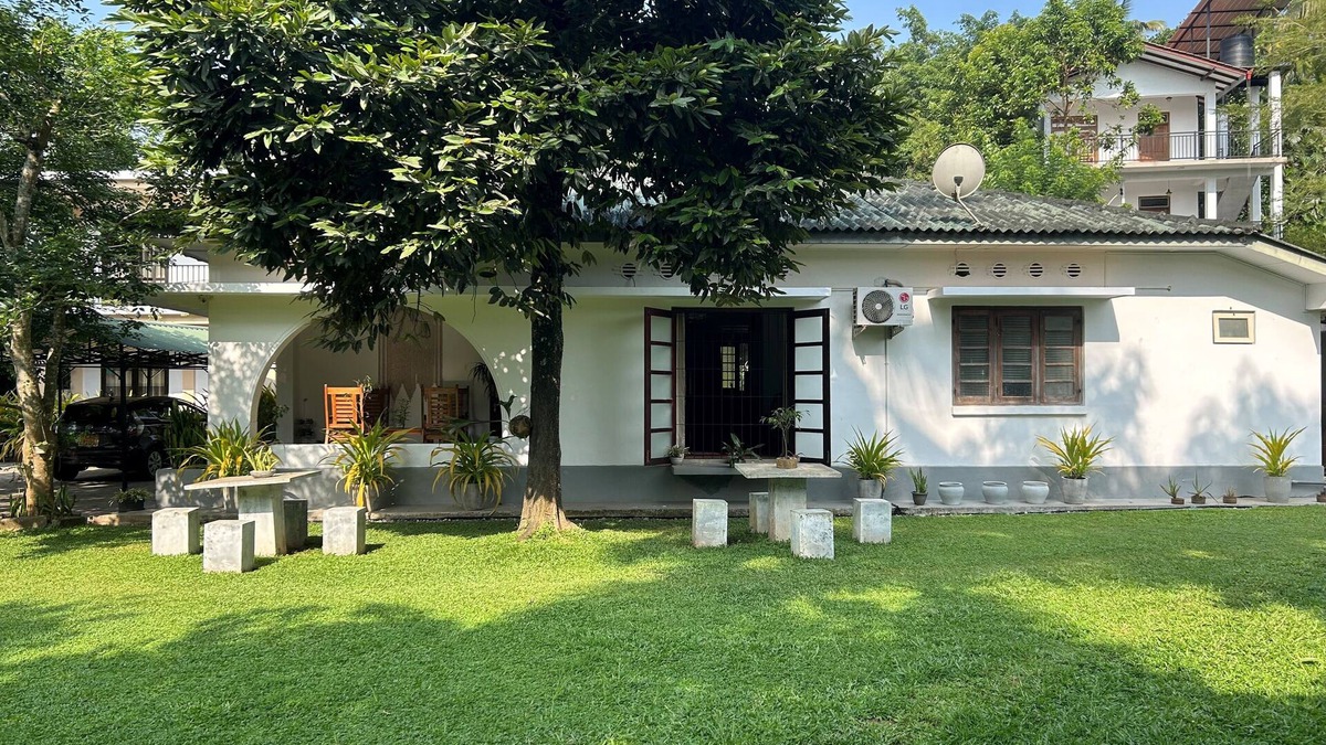 Gomagoda Bed & Breakfast | Thomasz Lodge