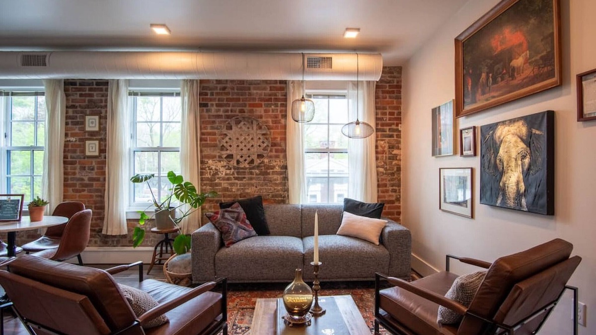 Ypsilanti Apartment | Thompson 212 · Thompson Block Loft - Modern and Historic