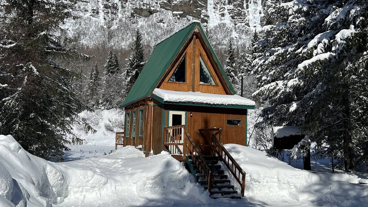 Valdez Cabin | Thompson Pass Cabin