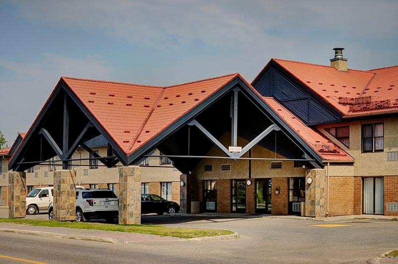 Thompson Hotel | Thompson's Best Value Inn & Suites