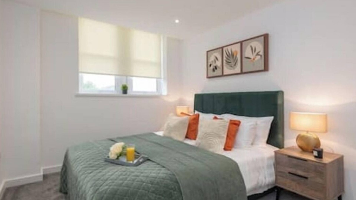 Wakefield Apartment | Thornhill House by Guestz