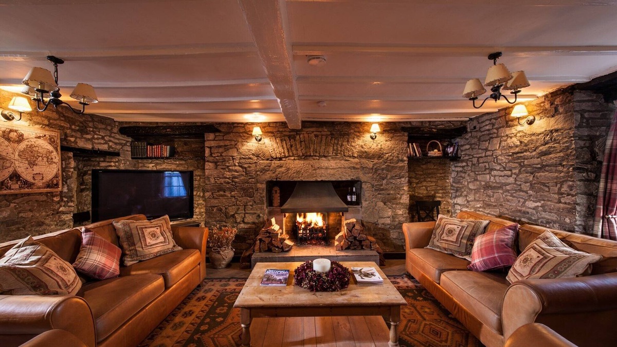 Kippen House | Thornhill House - Luxury 5 Bedroom all Ensuite