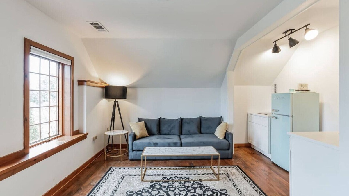 Cheyney Apartment | Thornton Studio w/Kitchenette
