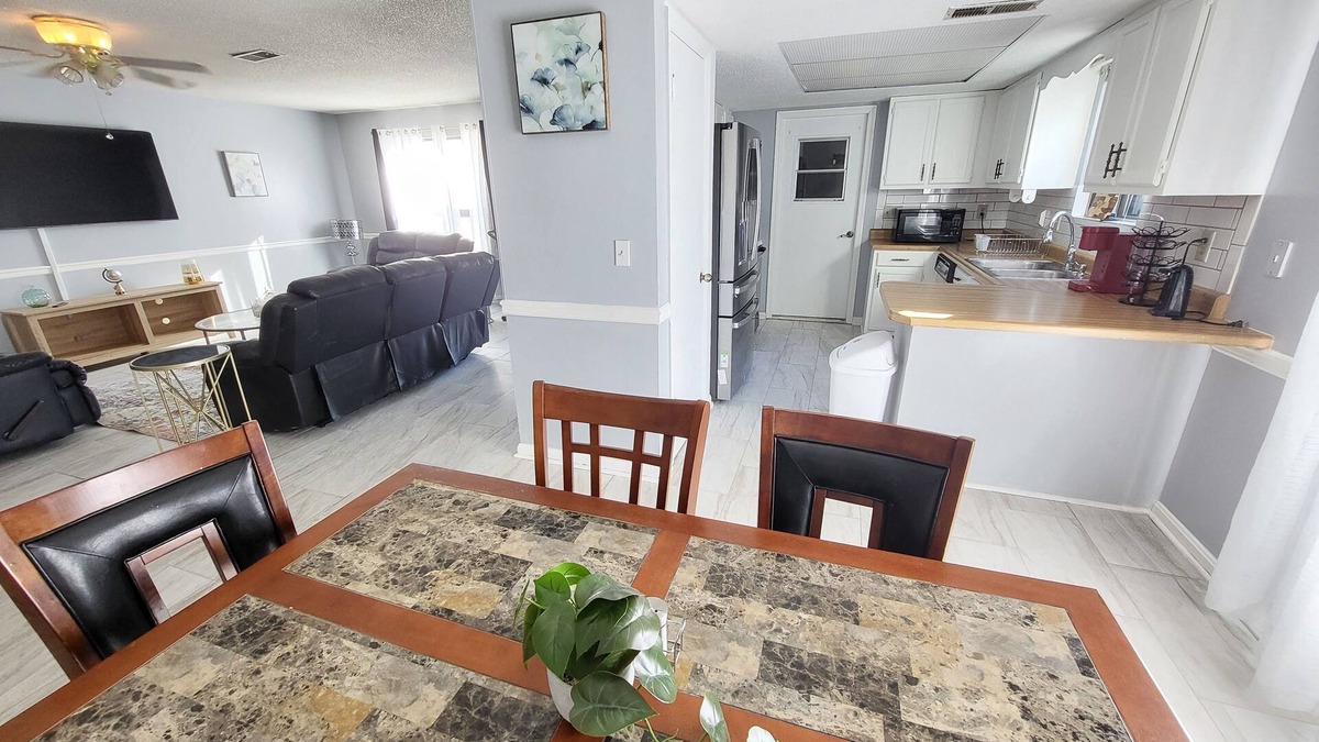 Warner Robins House | Thoughtfully Designed 2-bedroom 2 Bath house in peaceful Warner Robins