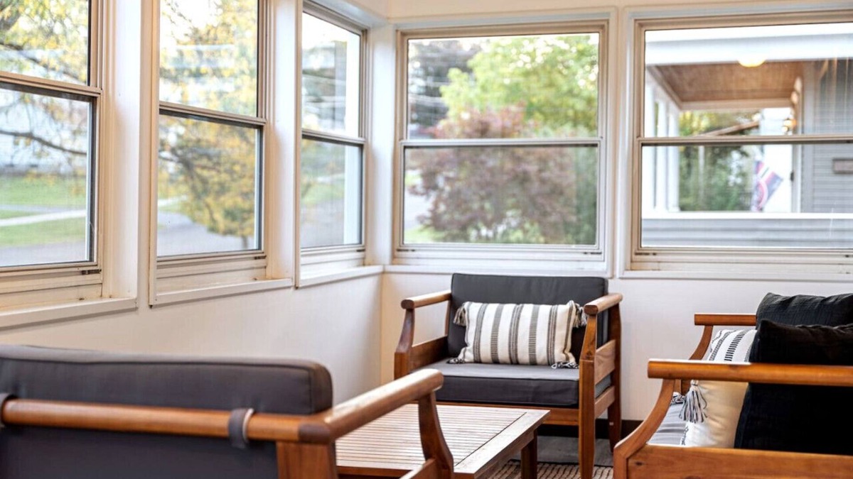 Westside Apartment | Thoughtfully Designed and Fully Equipped