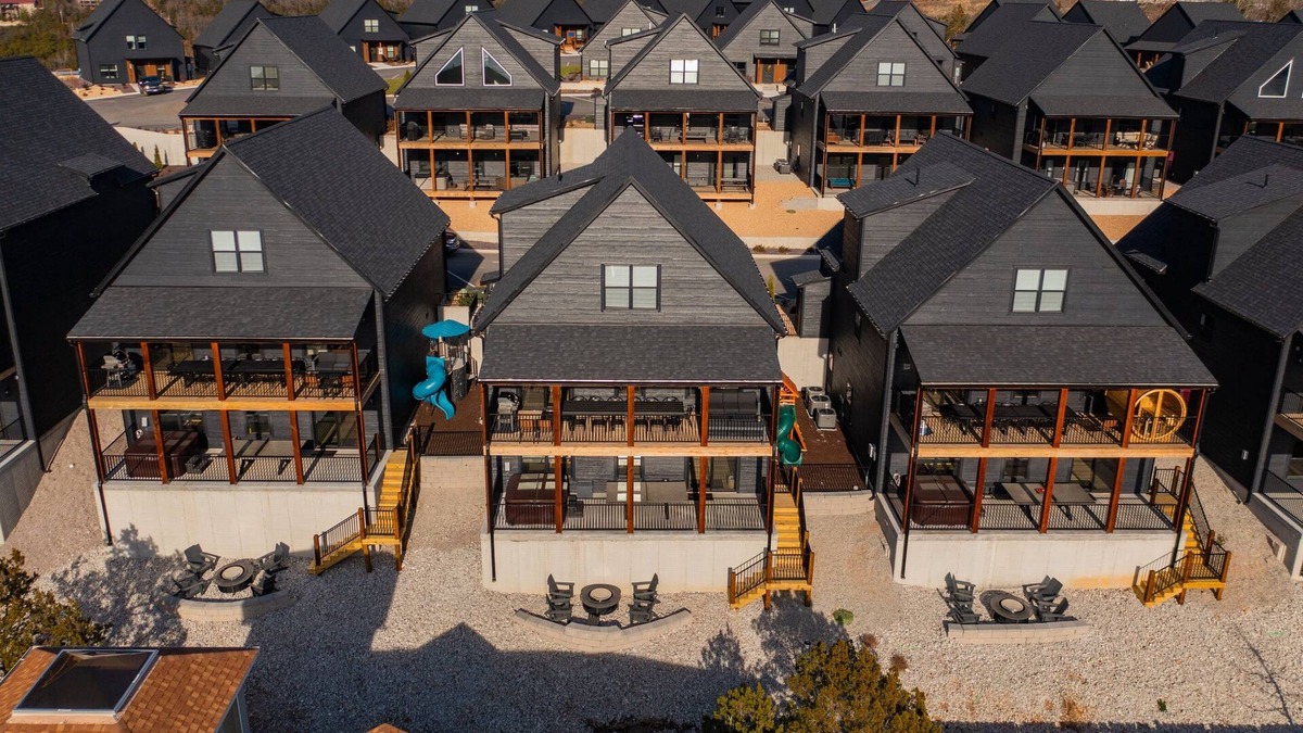 Hollister House | Three 7 bd homes w/hot tubs, sauna, & fire pits