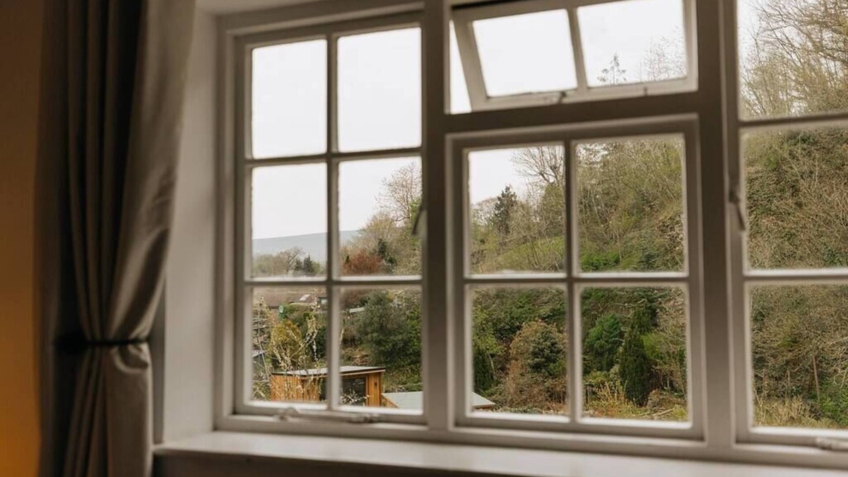 Castleton House | Three Bed Countryside Cottage in the National Park