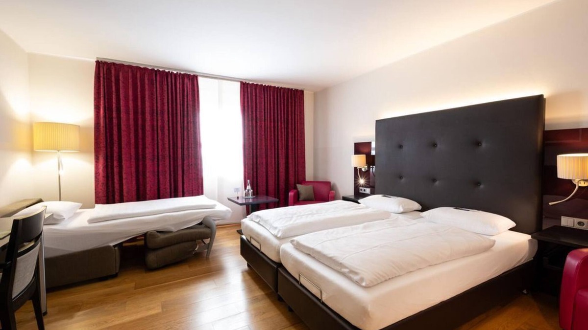 Ockfen House | Three-bed room comfort stream view - Landidyll Weinhotel Klostermühle