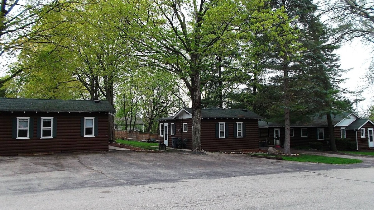 Williams Bay Cabin | Three Bed Sleeping Cabin