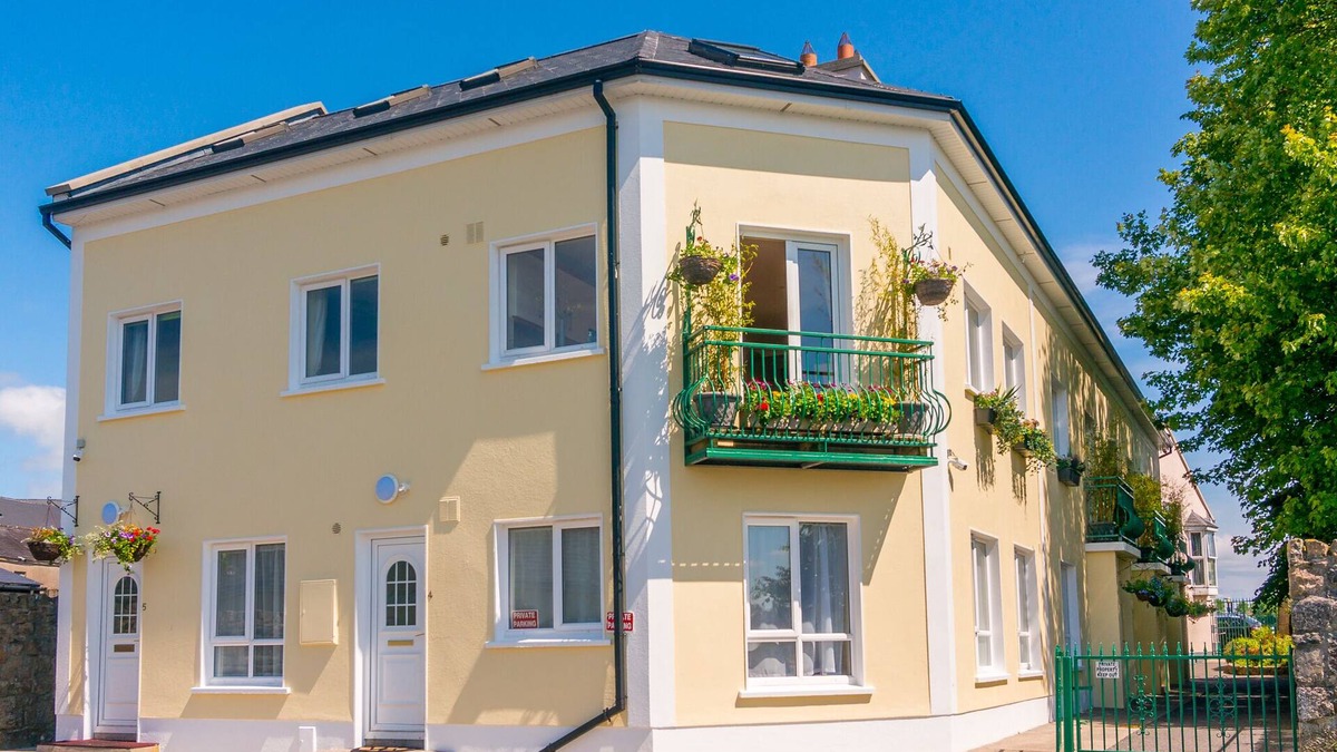 Cortober House | Three bedroom self catering houses located overlooking the waterfront