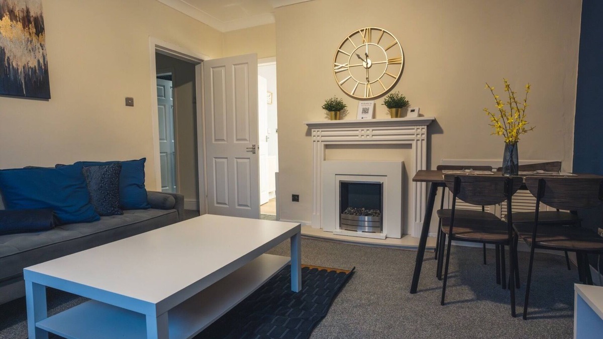 Coatbridge Apartment | Three Bedroom Apartment in Central Coatbridge