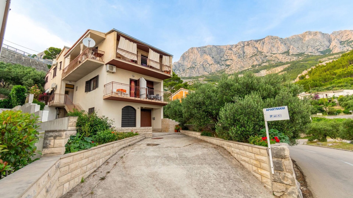 Krvavica Apartment | Three bedroom apartment with terrace and sea view Krvavica, Makarska (A-6749-a)