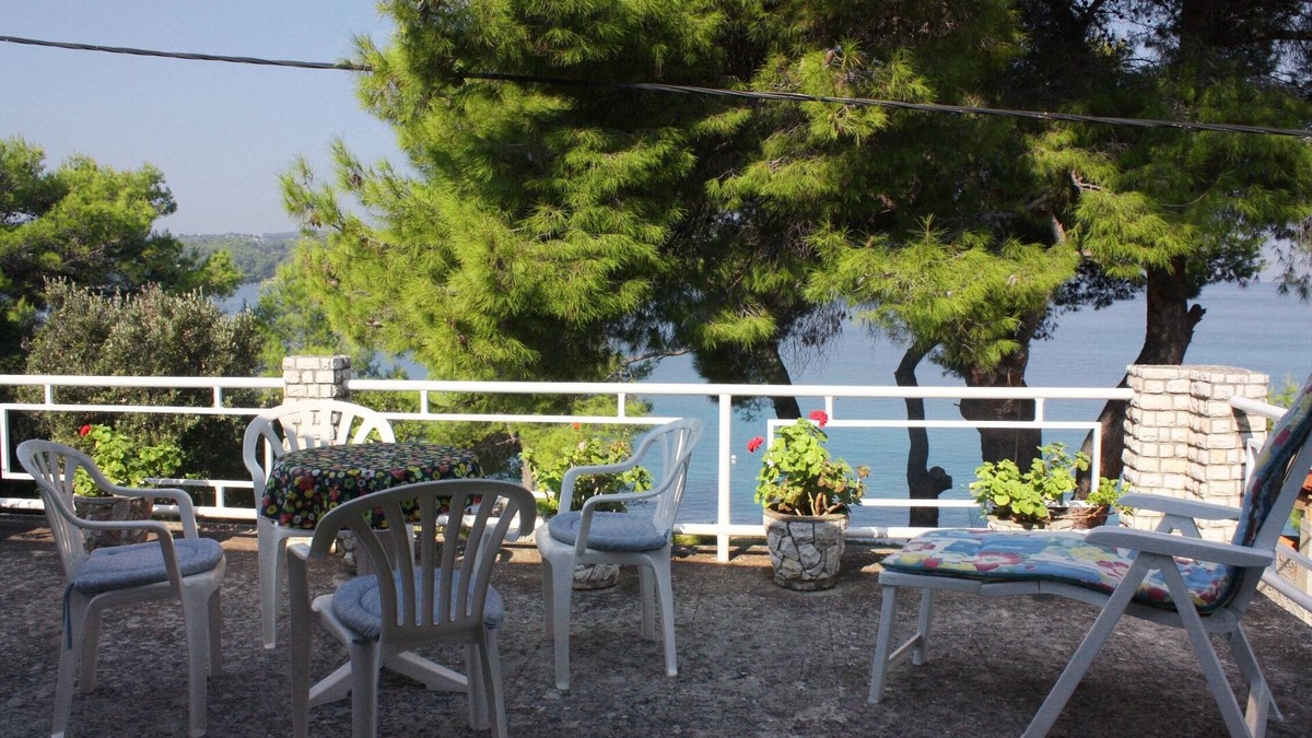 Necujam Apartment | Three bedroom apartment near beach Nečujam, Šolta (A-5186-a)