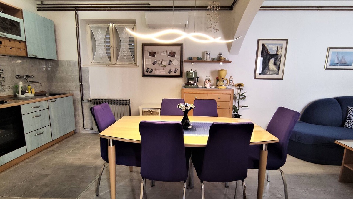 Ratac Apartment | Three bedroom apartment with air-conditioning Makarska (A-6784-b)