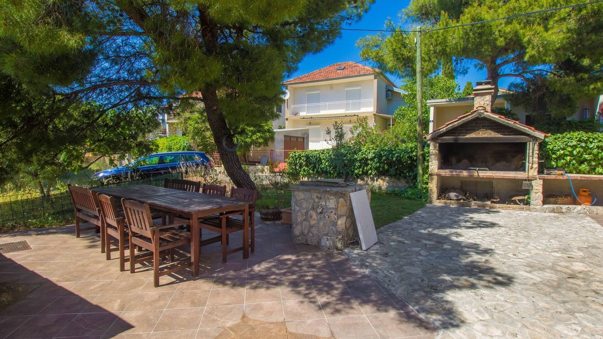 Pirovac Apartment | Three bedroom apartment with terrace Pirovac, Šibenik (A-6280-c)