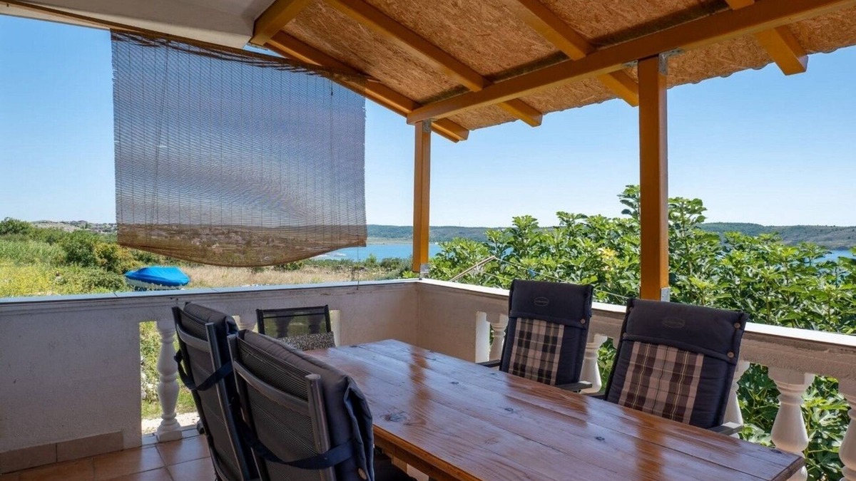 Rtina Apartment | Three bedroom apartment with balcony Rtina - Stošići, Zadar (A-21450-a)