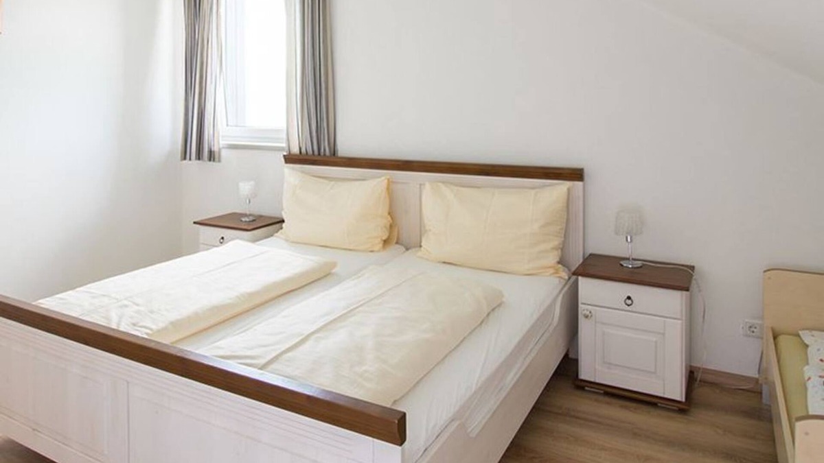 Zell Am Moos Apartment | Three-bedroom apartment - Familienferienhof Stabauer (4 flowers)