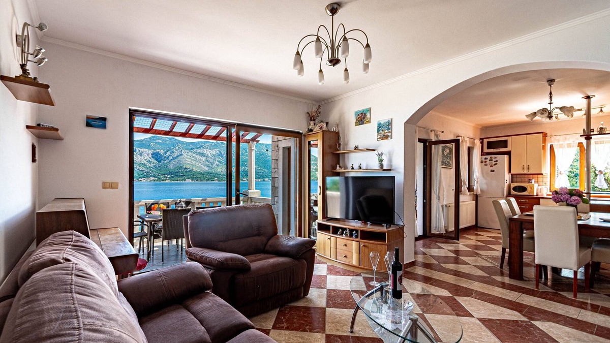 Cove Tri Zala (Zrnovo) Apartment | Three bedroom apartment near beach Tri Žala, Korčula (A-4432-b)