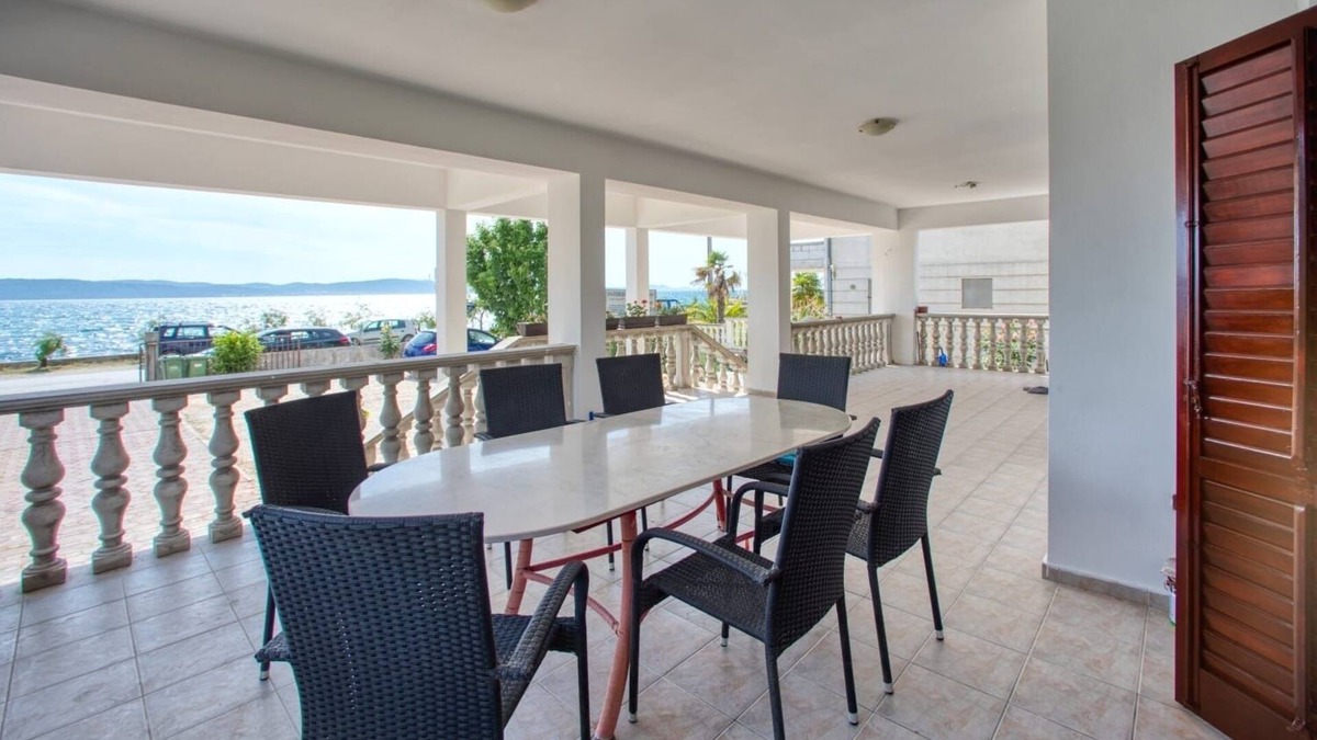 Bibinje Apartment | Three bedroom apartment near beach Bibinje, Zadar (A-5780-d)