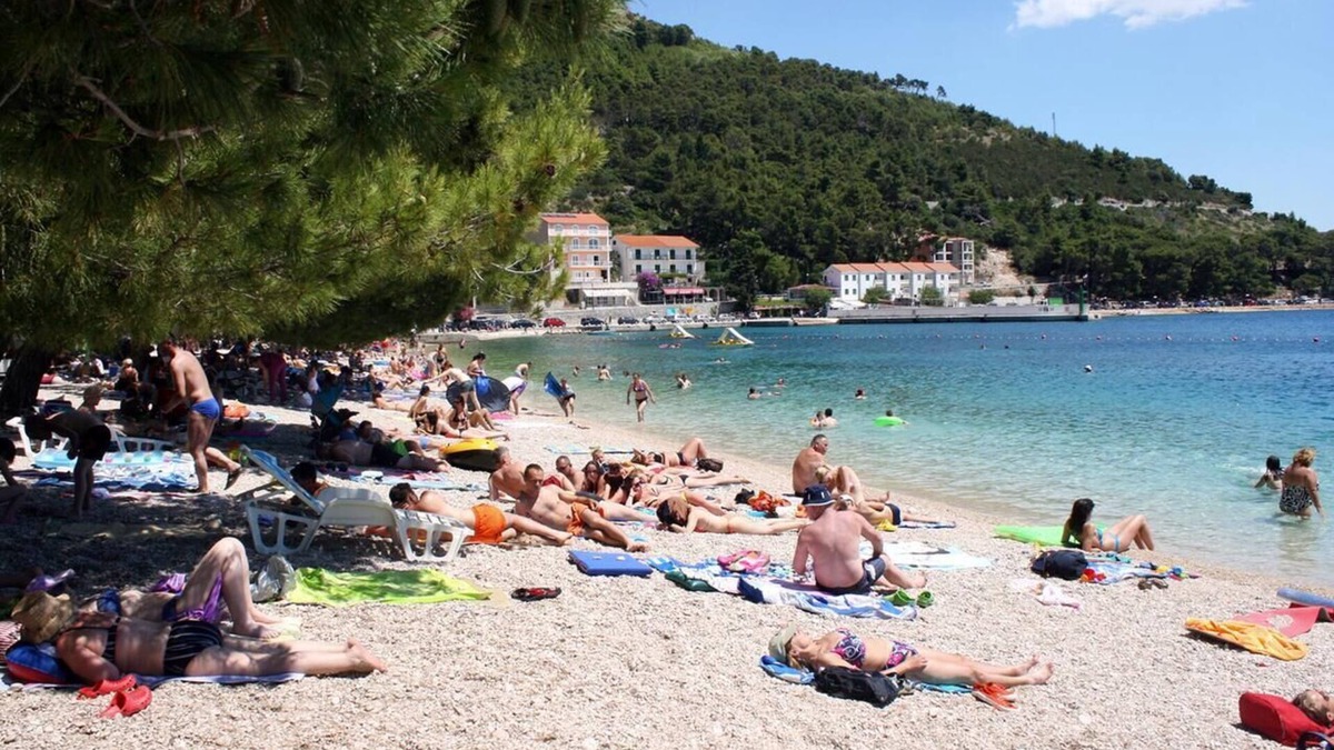 Drvenik Apartment | Three bedroom apartment with balcony and sea view Drvenik Gornja vala, Makarska (A-4890-a)