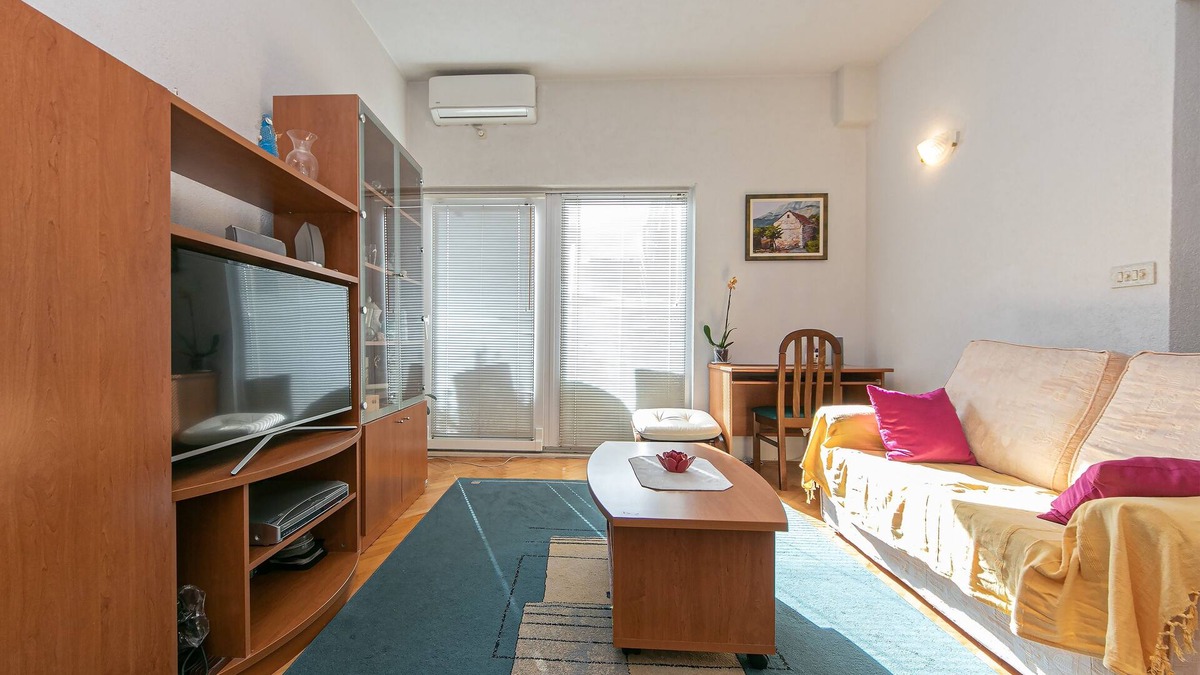 Tucepi Apartment | Three bedroom apartment with terrace Tučepi, Makarska (A-19857-a)