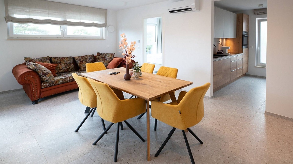 Sezana Apartment | Three Bedroom Apartment with Balcony and pool