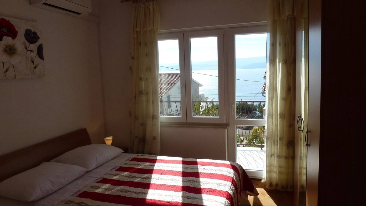 Stanici Apartment | Three bedroom apartment with terrace and sea view Stanići, Omiš (A-12366-a)
