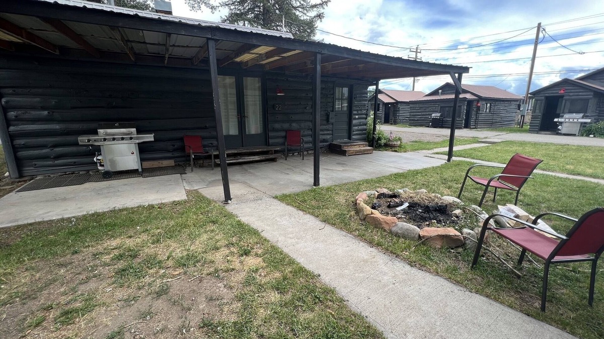 Meeker Apartment | Three Bedroom Cabin with Full Kitchen