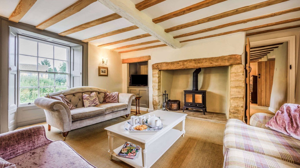 Little Rissington Cottage | Three bedroom Cotswold holiday home near Bourton-on-the-Water -The Old Farmhouse