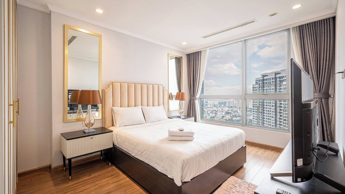 Hang Xanh Apartment | Three-Bedroom Deluxe Apartment