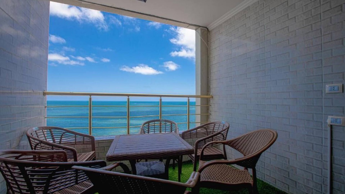 Bab Sharqi Apartment | Three-Bedroom Deluxe Apartment With Sea View