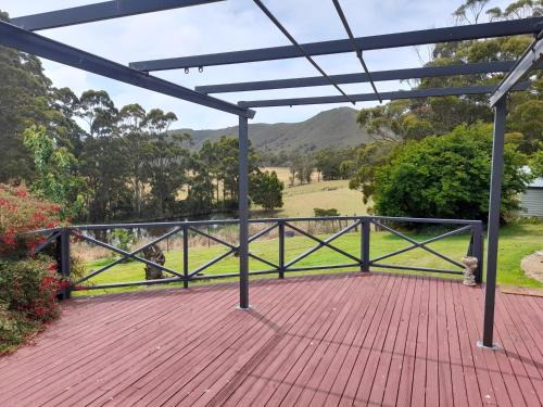 Rocky Cape Apartment | Three Bedroom Escape with Room to Roam