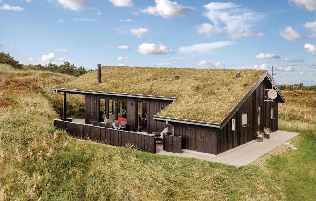 Henne Strand House | Three-Bedroom Holiday Home In Henne