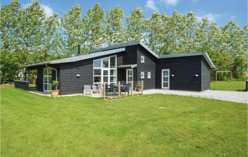 Flovt Strand House | Three-Bedroom Holiday Home In Haderslev