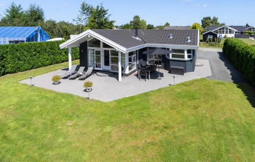 Flovt Strand House | Three-Bedroom Holiday Home In Haderslev