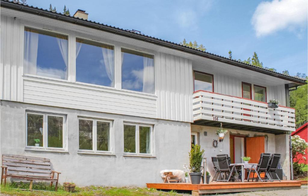 Lindas House | Three-Bedroom Holiday Home In Vikanes