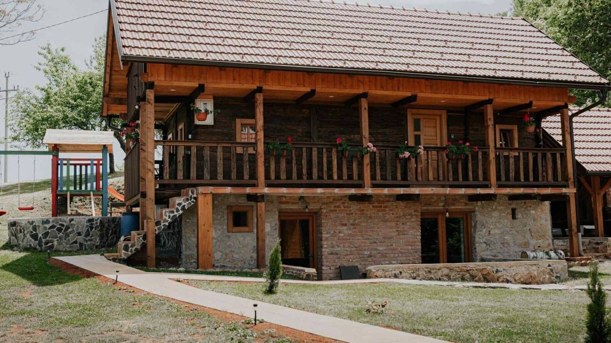 Ribnik House | Three Bedroom Holiday Home with Sauna and Hot-Tub