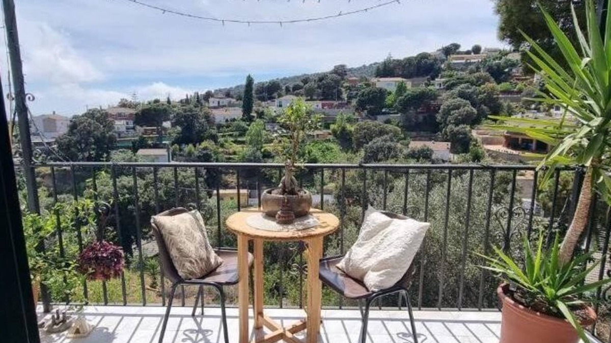 Tordera Apartment | Three-Bedroom House