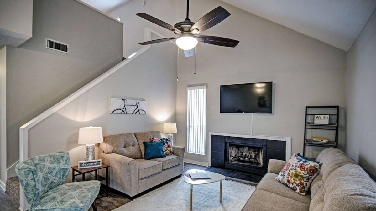 Ridgeland House | Three Bedroom House Getaway by the Reservoir