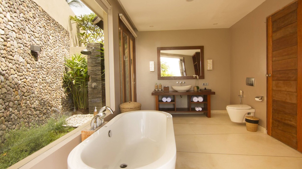 Senggigi Villa | Three Bedroom Pool Villa- Mora Royal Villa