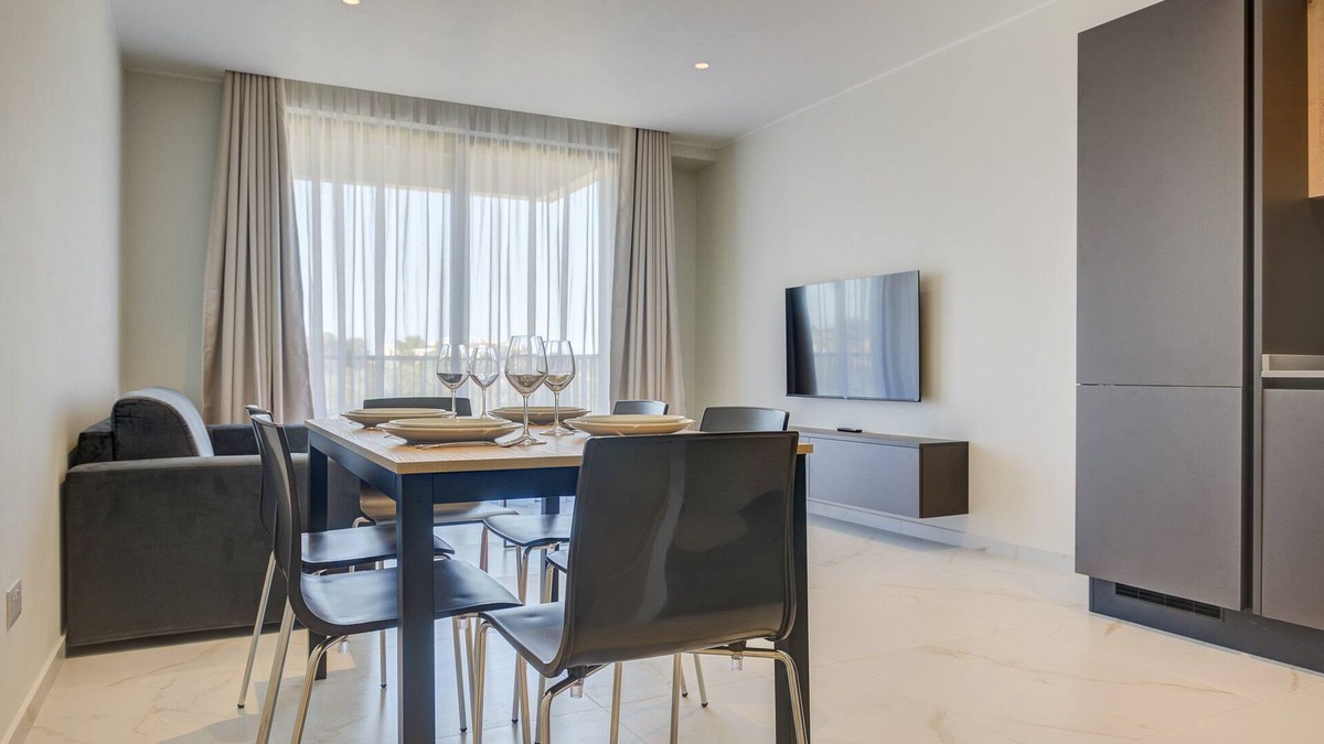 St. Andrew's Apartment | Three Bedroom Suite 7