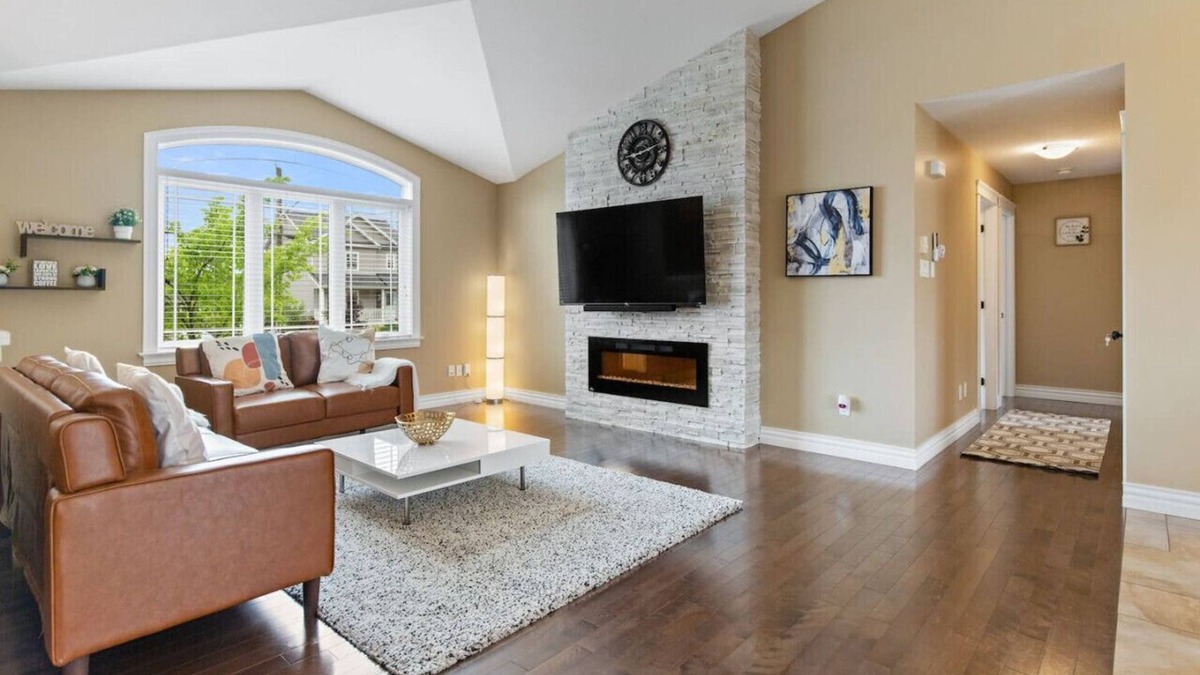 Moncton House | Three-Bedroom Townhouse