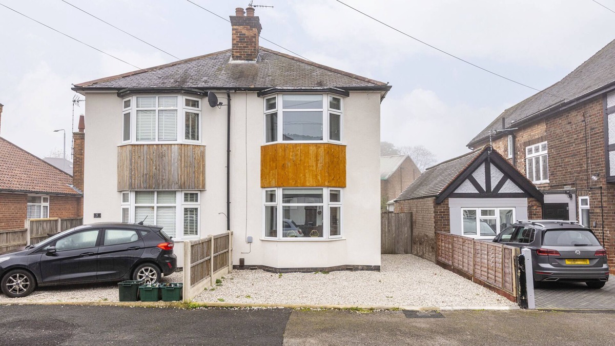 Mapperley House | Three- Bedroom villa. Close to the City Centre
