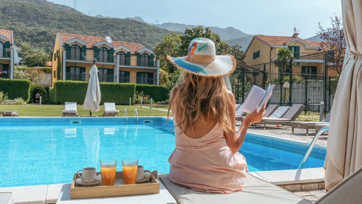 Lastva Grbaljska Villa | Three Bedroom Villa Sol with Shared Pool