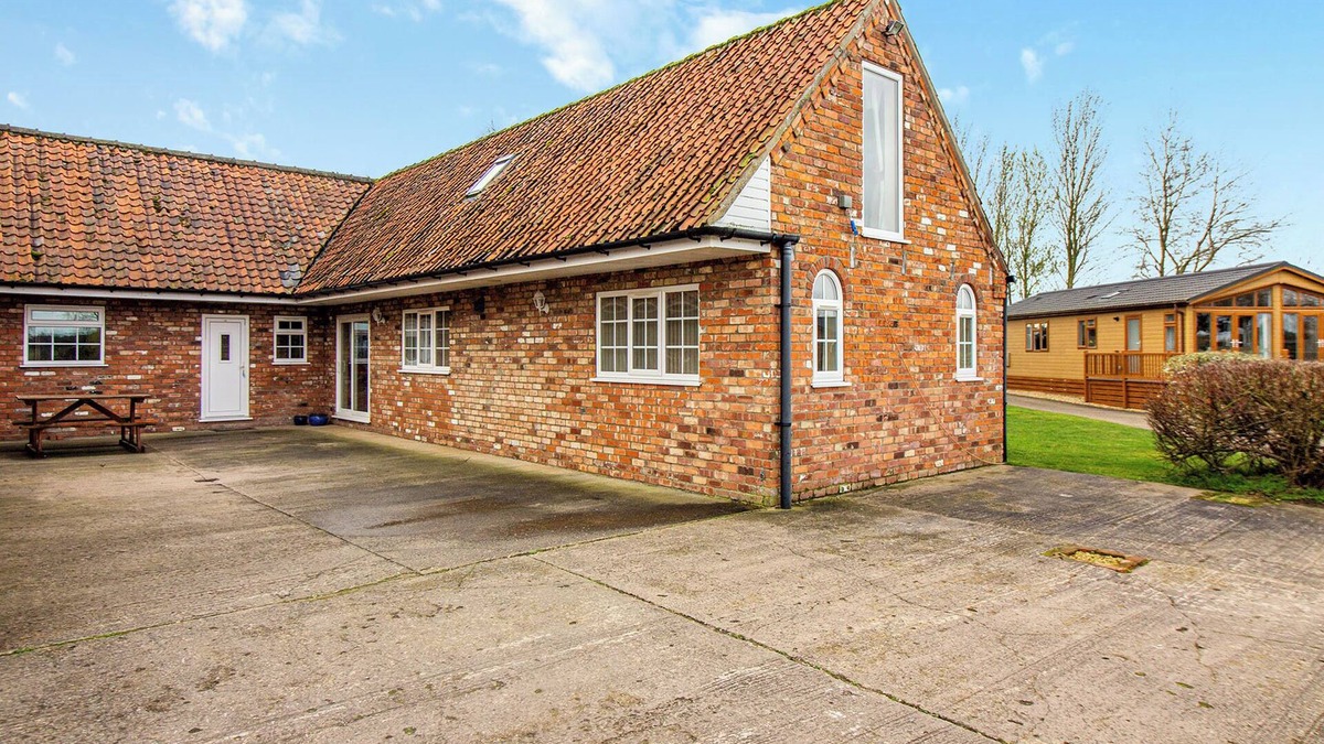 Aubourn Cottage | Three bedroomed holiday cottage.