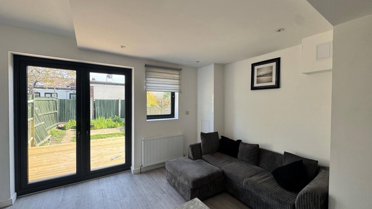 Belvedere Apartment | Three Double Rooms in Spacious Home