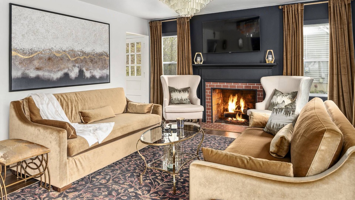 St. Matthews House | Three King Master Bedrooms all on Separate Floors; 7 Total Bedrooms